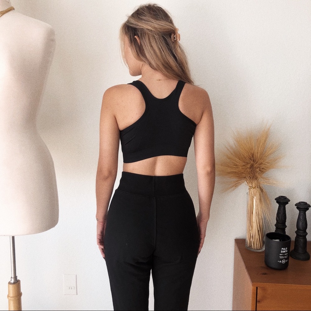 BLACK STRETCHY FRONT ZIPPER SPORT BRA - Picture 4 of 5